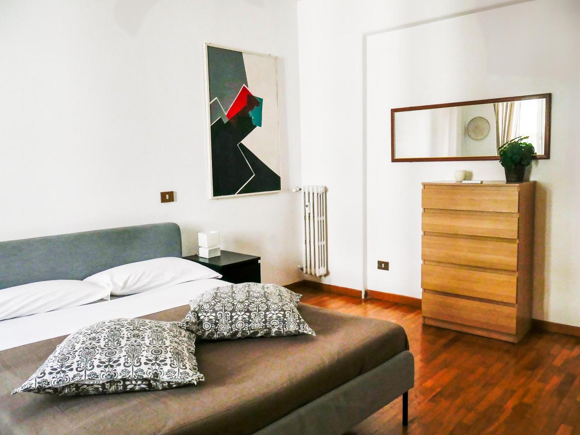 Modern 1 Bedroom Near Metro ローマ エクステリア 写真