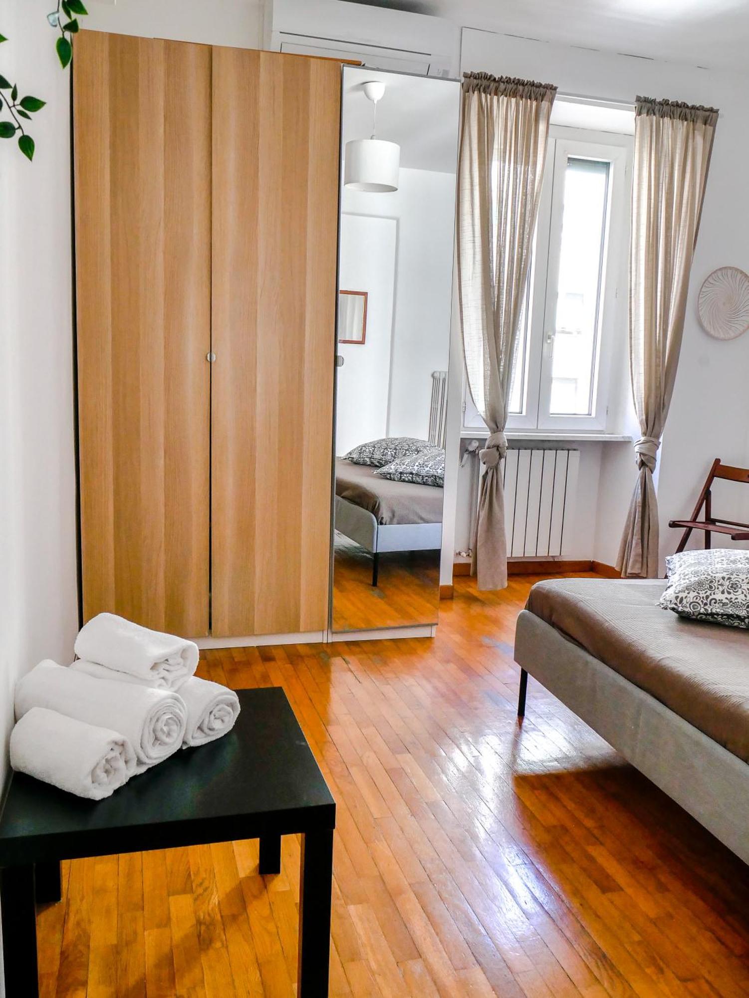 Modern 1 Bedroom Near Metro ローマ エクステリア 写真